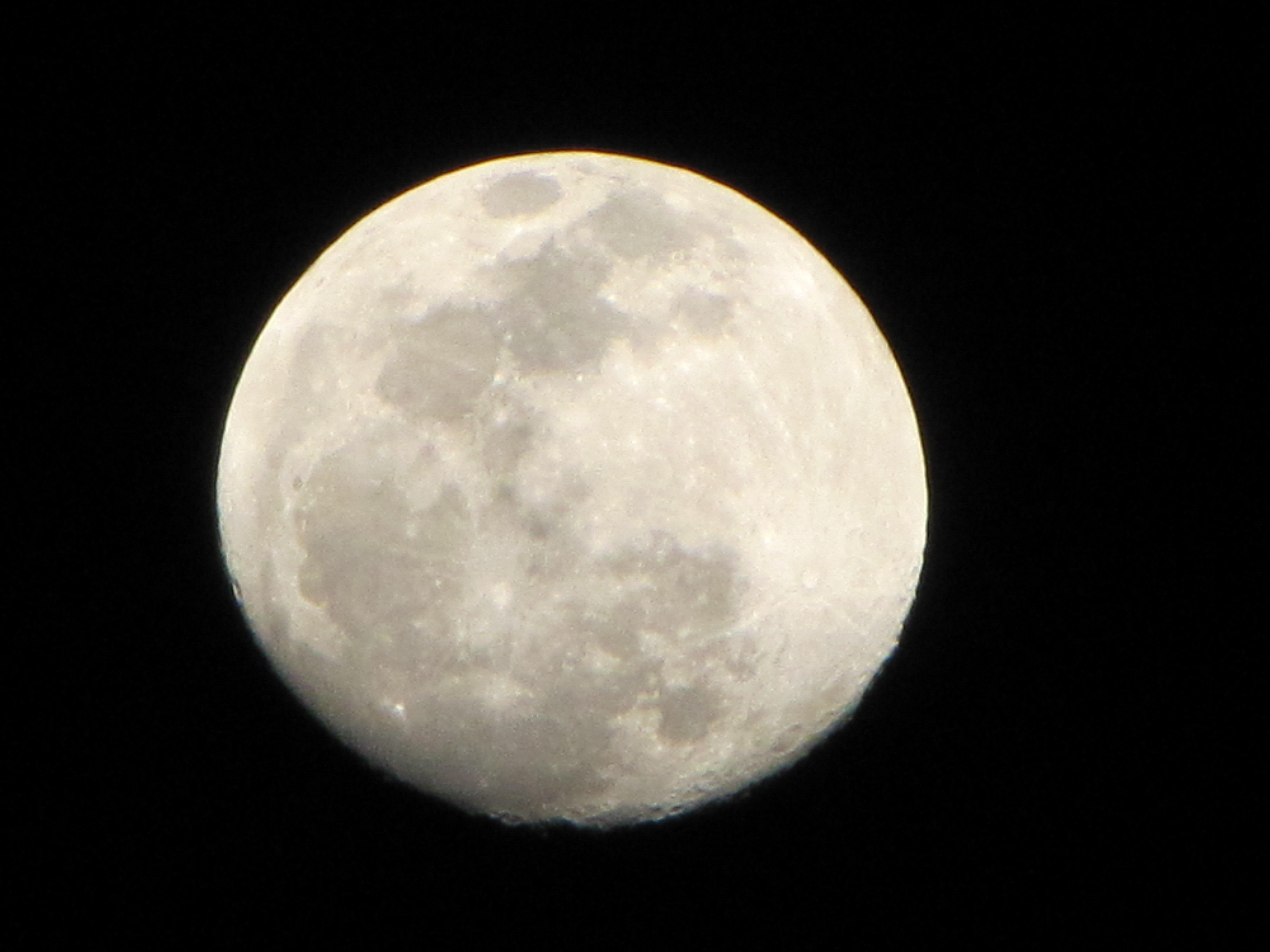 Photpgraph of nearly full moon